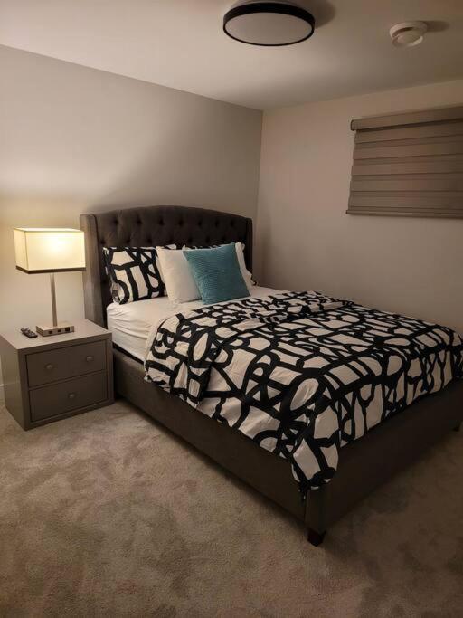 Luxury One Bedroom 温尼伯 外观 照片