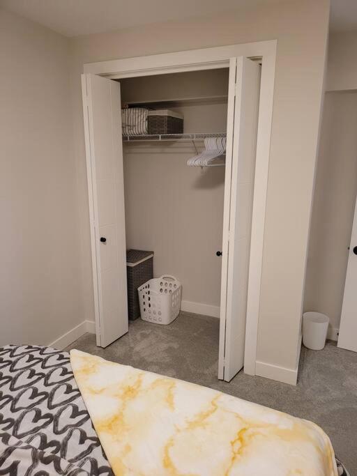Luxury One Bedroom 温尼伯 外观 照片